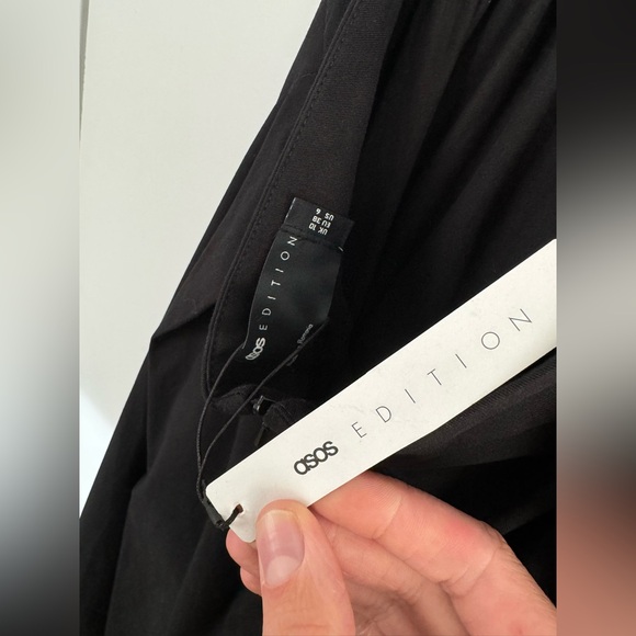 ASOS EDITION puff sleeve midi dress with cut out
back in black US 6 - Picture 4 of 8